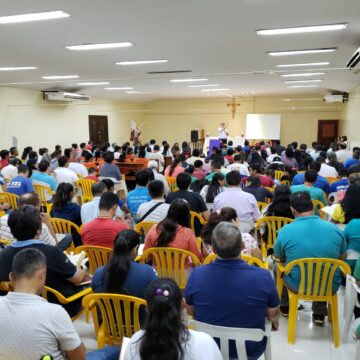 Más de 500 agentes pastorales de retiros inician curso bíblico en la Diócesis de CDE