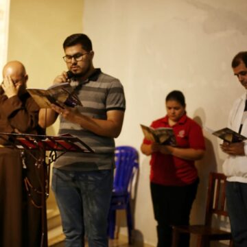 Meditación del Vía Crucis en Convento San Francisco de CDE