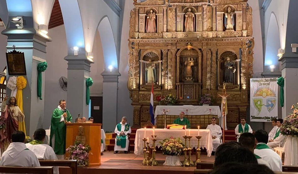 Estudiantes bíblicos de la Diócesis participan de “Apertura del mes de la Biblia” en Caacupe