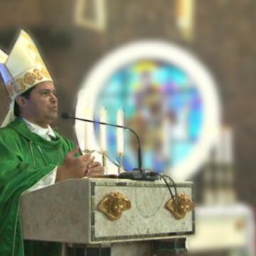 “No podemos ser cristianos a medias, debemos ser cristianos a tiempo completo”