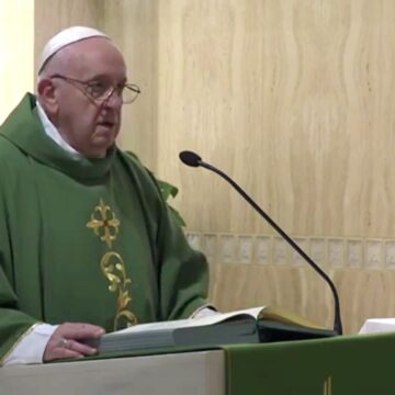 Ser cristiano significa aceptar el camino de Jesús, hasta la cruz