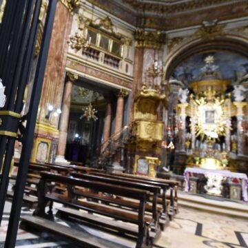 La Iglesia ofrece indulgencia plenaria y posibles absoluciones colectivas por emergencia coronavirus