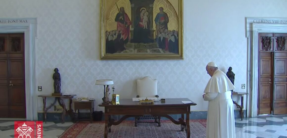 El Papa reza el Padre Nuestro y pide misericordia para la humanidad golpeada