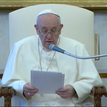 El Papa: “La pandemia ha sacado a la luz la visión distorsionada de la persona”