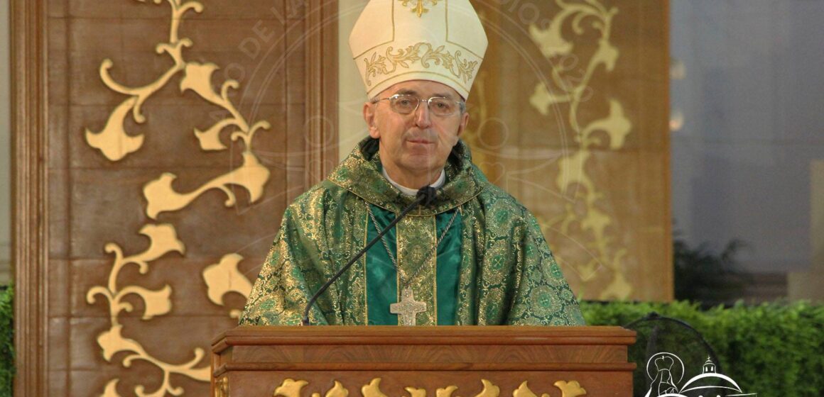 Mons. Steckling inicia el mes de la Biblia en la Basílica de Caacupé