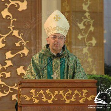 Mons. Steckling inicia el mes de la Biblia en la Basílica de Caacupé