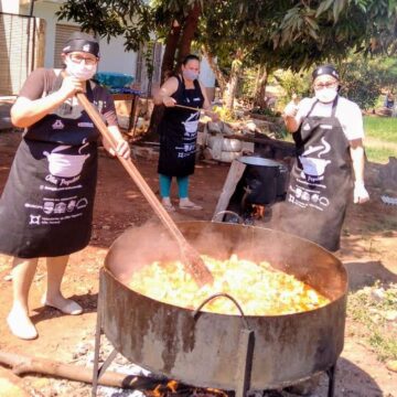 Continúan ollas solidarias en Barrio Obrero