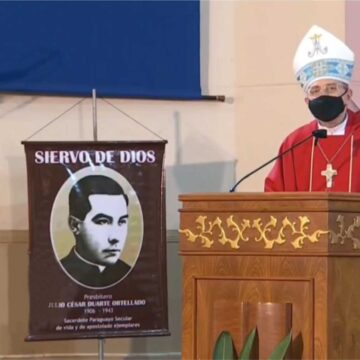 Novenario a la Virgen de Caacupé: Mons. Guillermo invita a contemplar el misterio de la cruz
