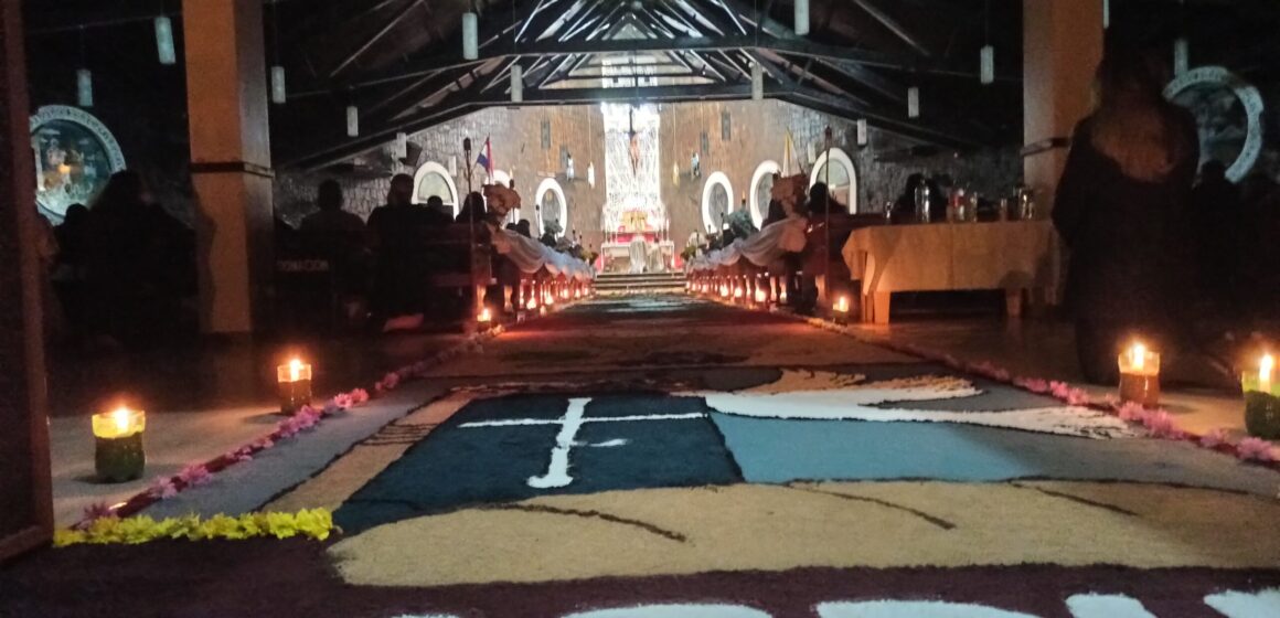 Alfombras de arte y fe en el día de Corpus Christi