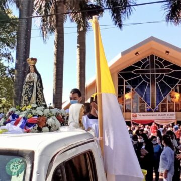 Con misas y caravanas festejaron el día de la Virgen de Caacupé