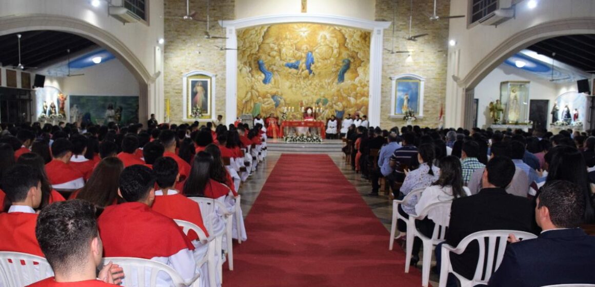 Hernandarias: Confirmación en la Parroquia Ntra. Sra. de la Asunción