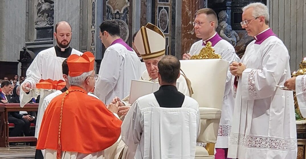 Mons. Adalberto Martínez, oficialmente Cardenal