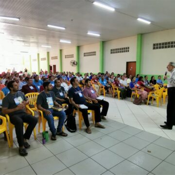 Obispo visita a predicadores de retiro