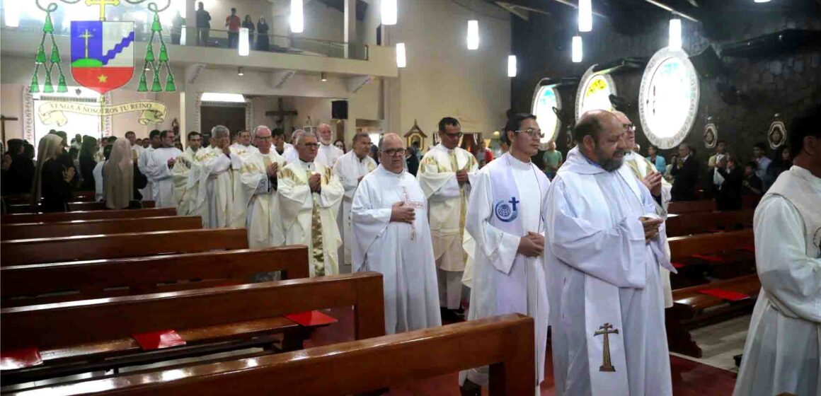 Misa Crismal: Sacerdotes renuevan su compromiso sacerdotal y se bendicen los santos óleos