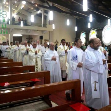 Misa Crismal: Sacerdotes renuevan su compromiso sacerdotal y se bendicen los santos óleos