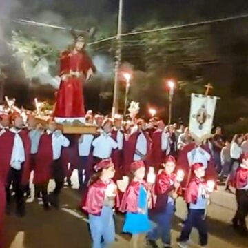 Gran participación de la feligresía en el Vía Crucis Mayor de Hernandarias