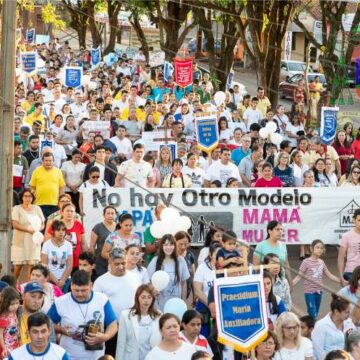 Organizan caminata en defensa de la familia cristiana