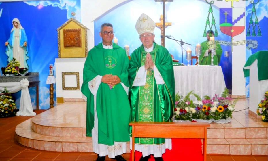 Juan Pablo II con nuevo párroco