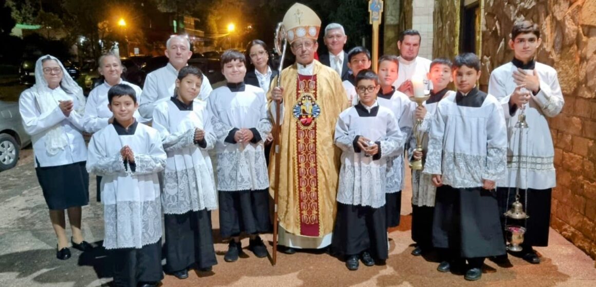 Mons. Pedro Collar: Primera visita pastoral en la Parroquia San Pedro Apóstol