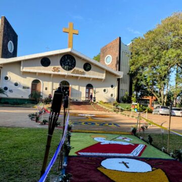 Corpus Christi: Gesto de fe y creatividad en la elaboración de alfombras