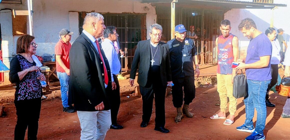 Obispo visita la Penitenciaría Regional de Ciudad del Este