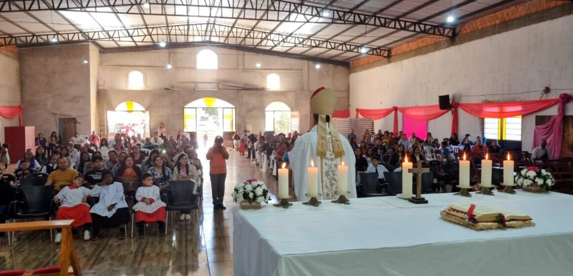 Fiesta Patronal: Santa Misa y procesión en el barrio Santa Librada con la presencia del Obispo