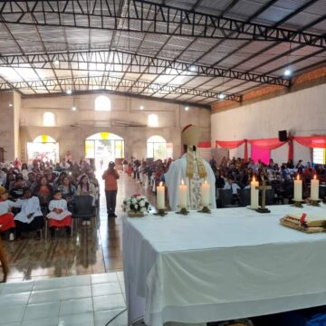 Fiesta Patronal: Santa Misa y procesión en el barrio Santa Librada con la presencia del Obispo