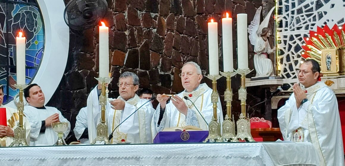 Mons. Steckling festejó sus 50 años de sacerdocio y 10 años de episcopado