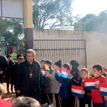 Remansito recibe con alegría a Mons. Pedro