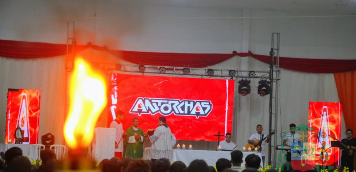 Antorchas 2025: Jóvenes encendieron el fuego del Espíritu Santo en Ciudad del Este