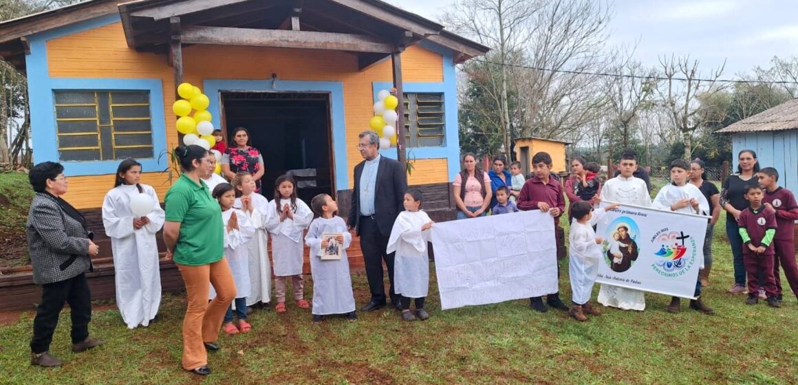 Obispo recorre comunidades de Ñacunday