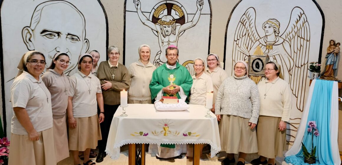 Obispo visitó a las Hermanas de la Divina Providencia