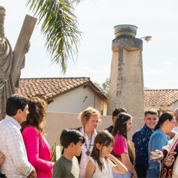 Mons. Pedro Collar bendijo las estatuas de los Doce Apóstoles en Mbaracayú: “La humildad y la generosidad son el camino del verdadero discípulo”