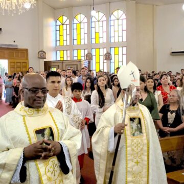 Mons. Collar confirma a jóvenes y celebra fiesta patronal de San Alberto Magno