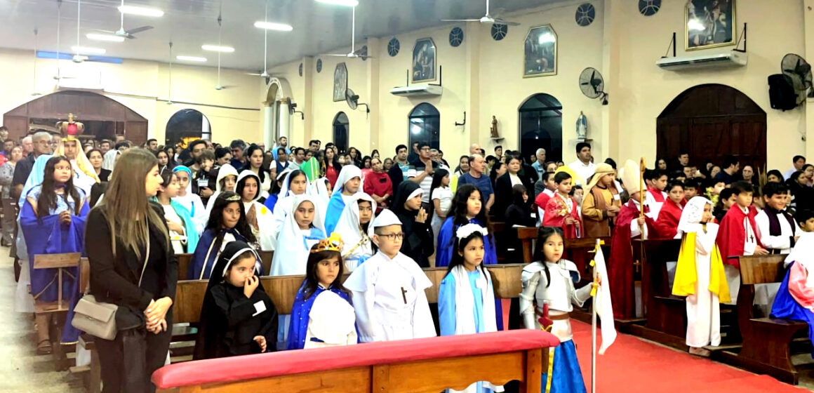 Niños celebraron el Día de todos los Santos