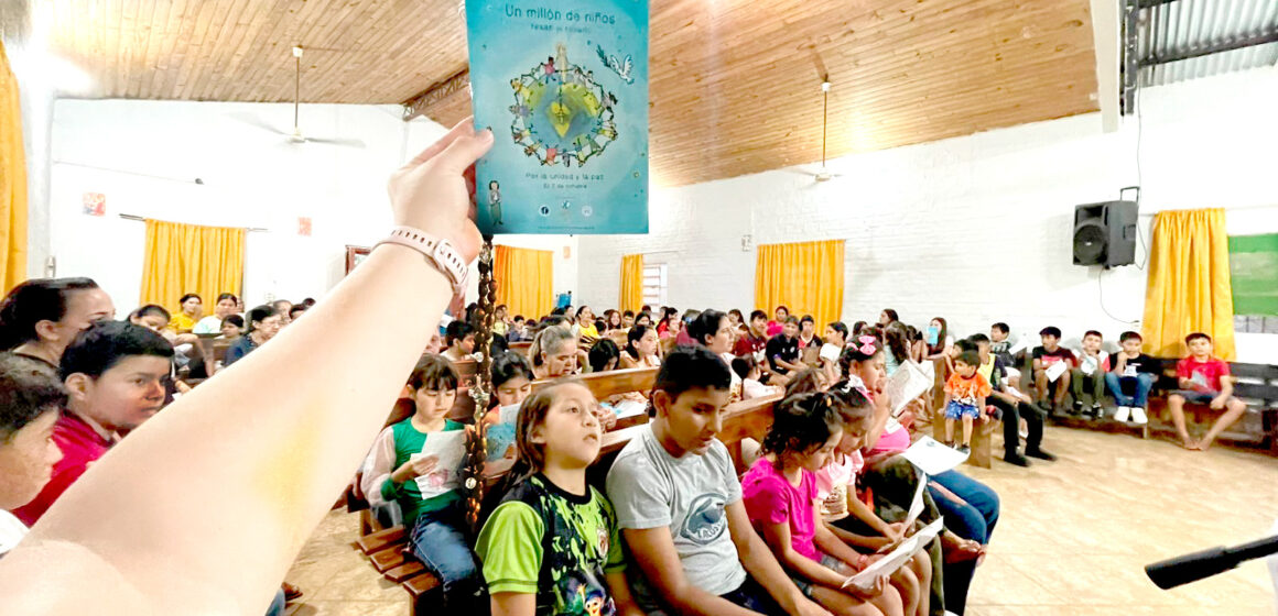 Octubre, mes del Santo Rosario: Miles de niños se unieron en oración en la Diócesis de Ciudad del Este