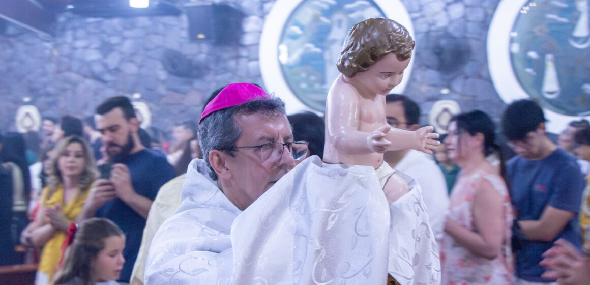 Mons. Collar: «Dios bajó a la tierra para redimirnos con la revolución de la ternura»