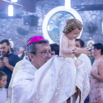 Mons. Collar: «Dios bajó a la tierra para redimirnos con la revolución de la ternura»
