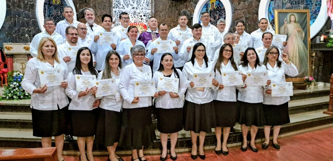 Renovación y nombramiento de Ministros Extraordinarios de la Sagrada Comunión en la Catedral