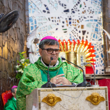 Obispo de Misiones llama a ser «pescadores con fe» y cuestiona la crisis educativa del país