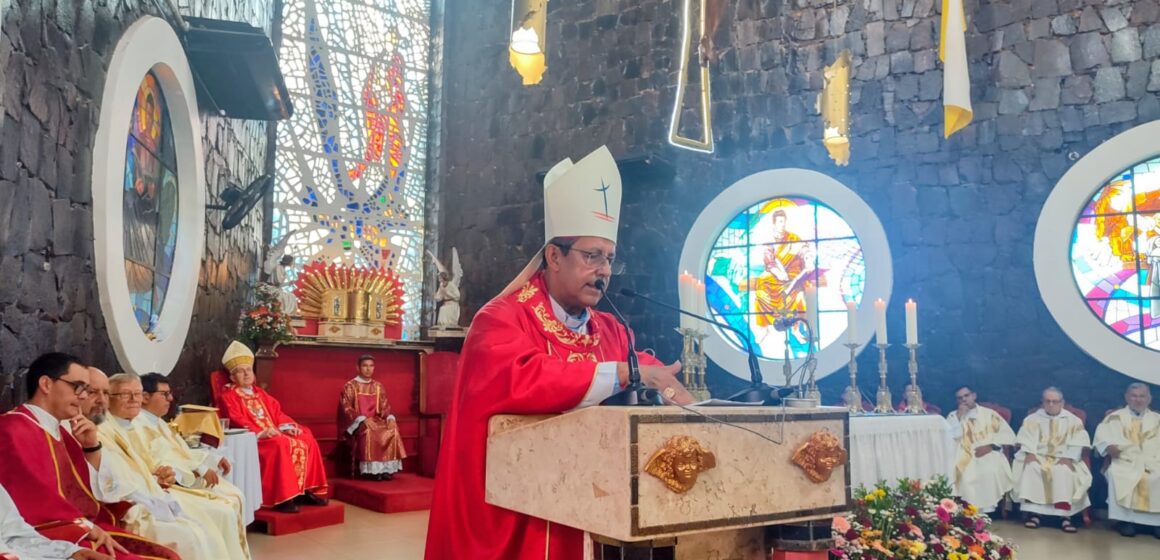 Mons. Pedro: «Dénles ustedes mismos de comer»