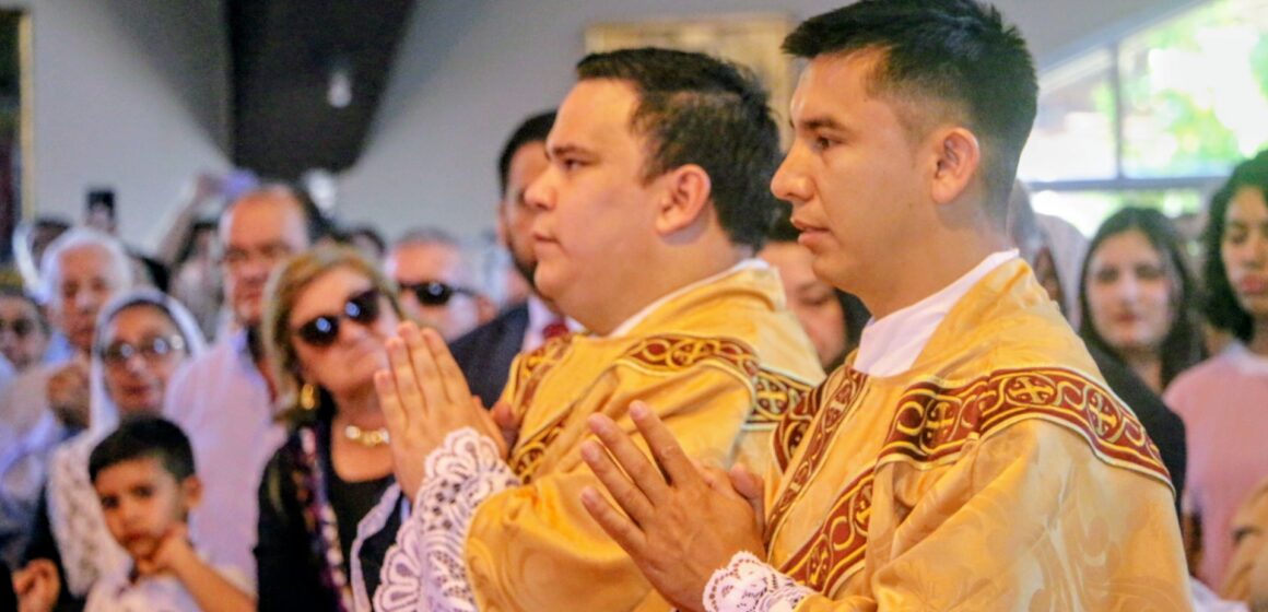 Fueron ordenados dos nuevos sacerdotes en la Parroquia Esp. Santo