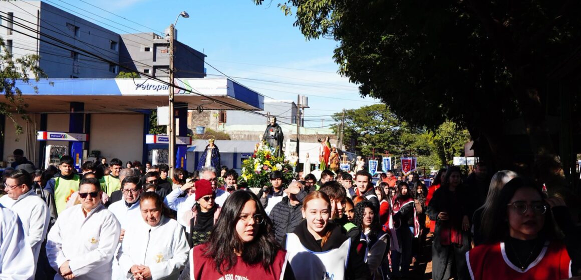 Fiesta patronal en la Parroquia Sagrado Corazón de Jesús del barrio Ciudad Nueva